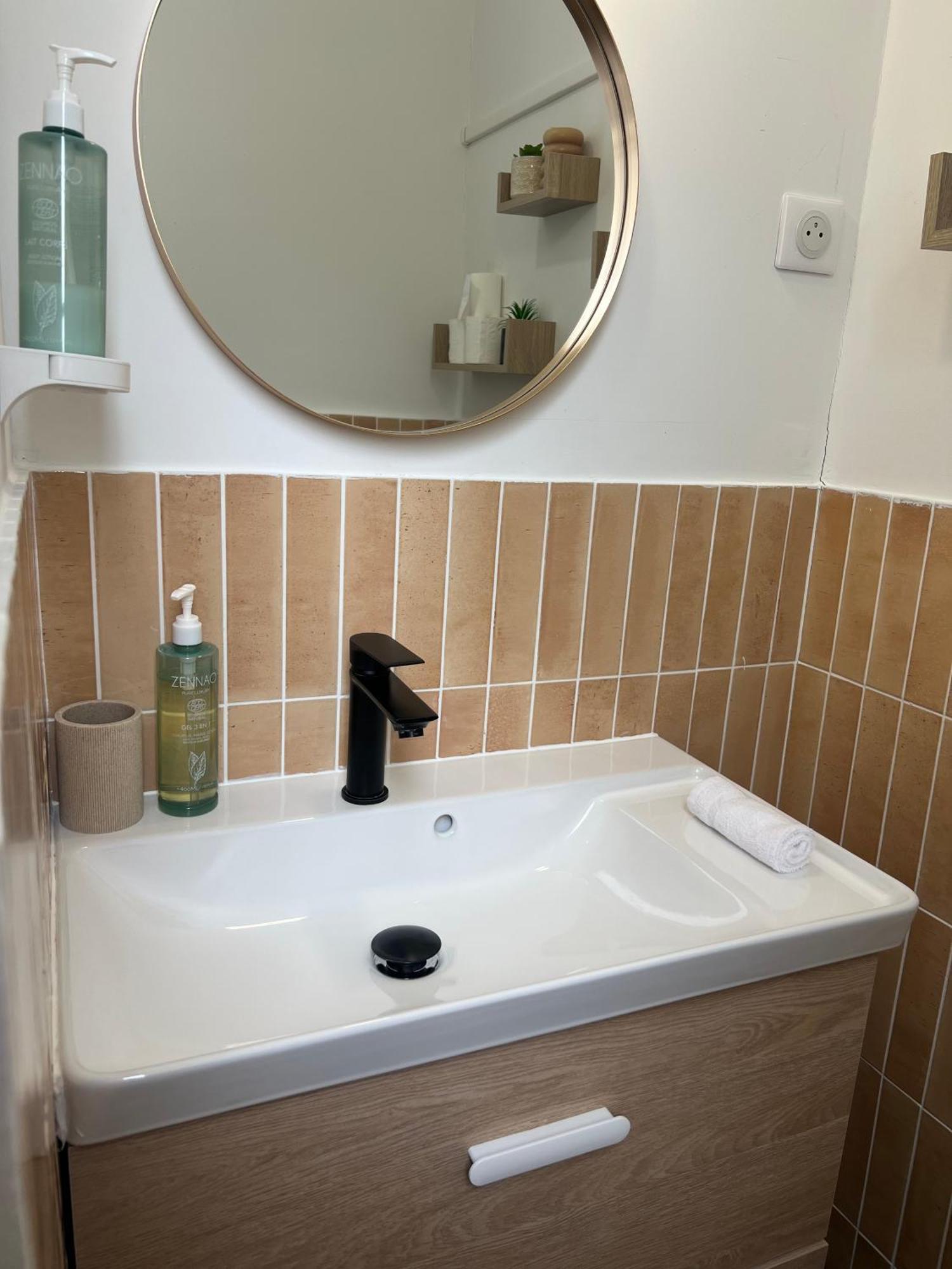 "Le Charleville", Superbe Appartement, Gare De Nevers, Service Premium By Primo C0Nciergerie Eksteriør bilde